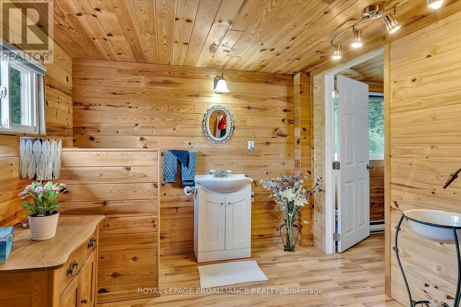 












36789 HIGHWAY 62

,
Hastings Highlands (Bangor Ward),




Ontario
K0J1L0

