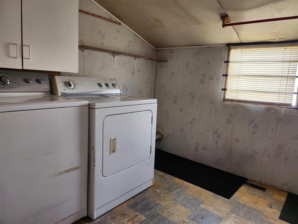 












707 Atlantic Avenue

,
Winnipeg,




Manitoba
R2W0S6

