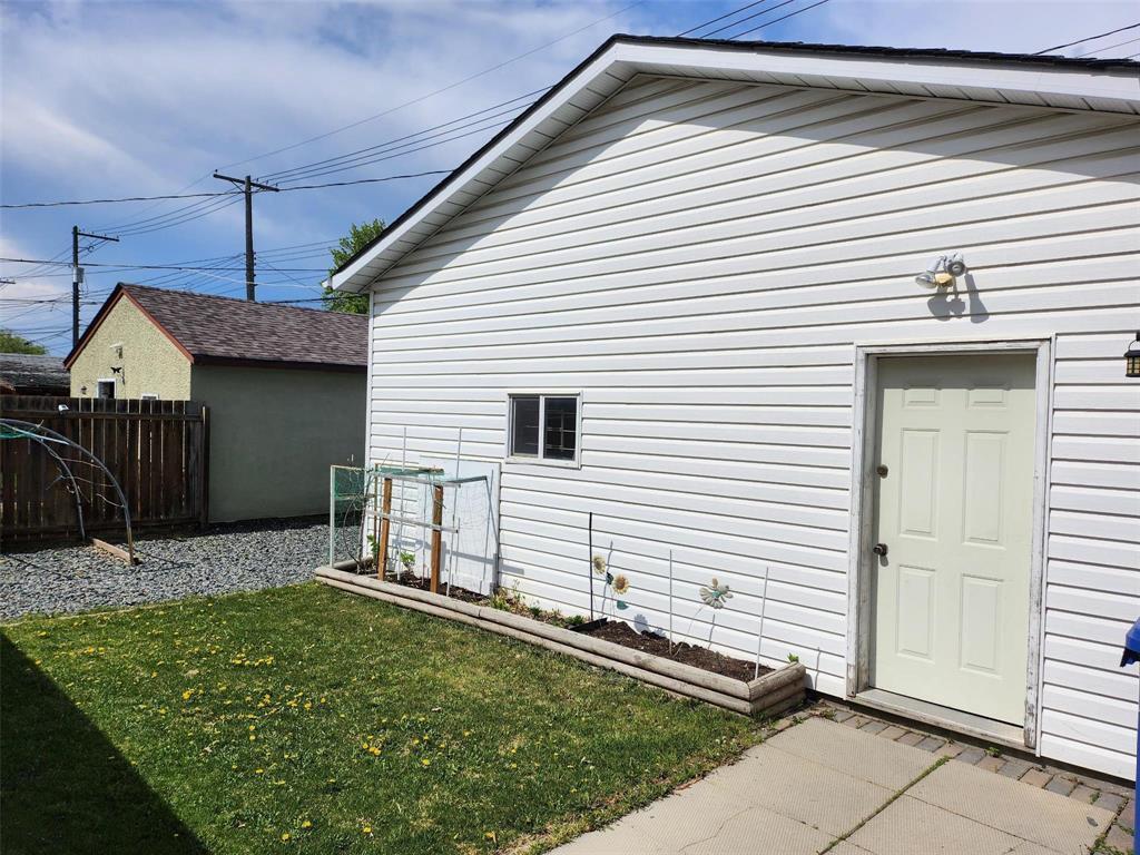 












707 Atlantic Avenue

,
Winnipeg,




Manitoba
R2W0S6

