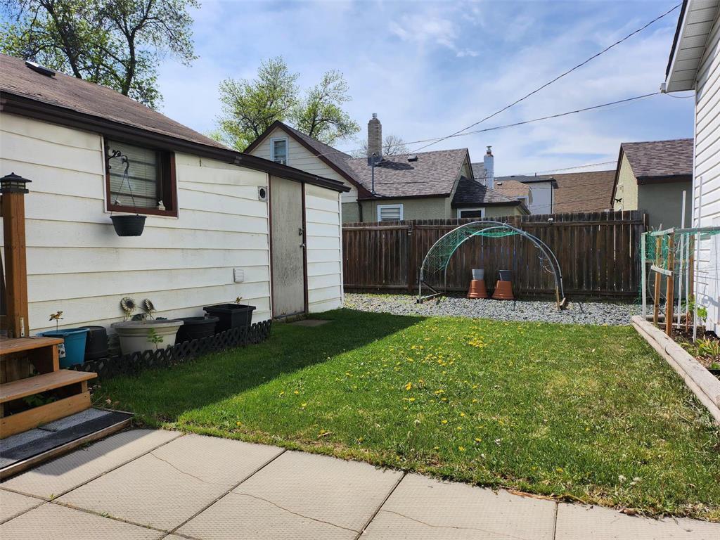 












707 Atlantic Avenue

,
Winnipeg,




Manitoba
R2W0S6

