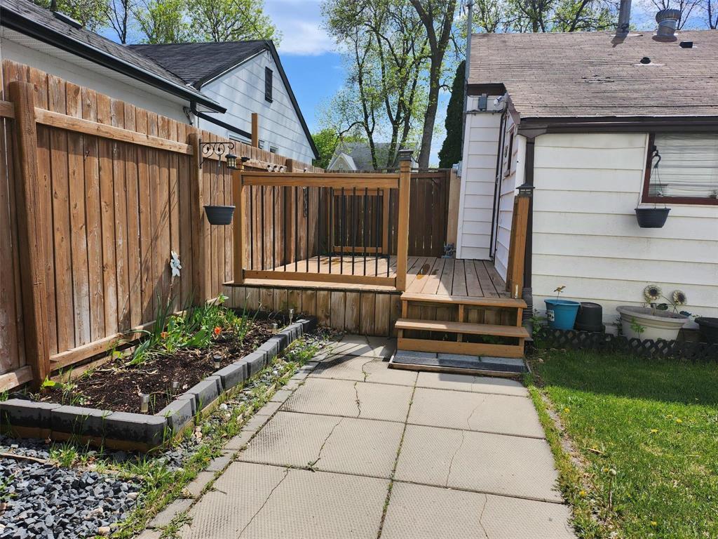 












707 Atlantic Avenue

,
Winnipeg,




Manitoba
R2W0S6

