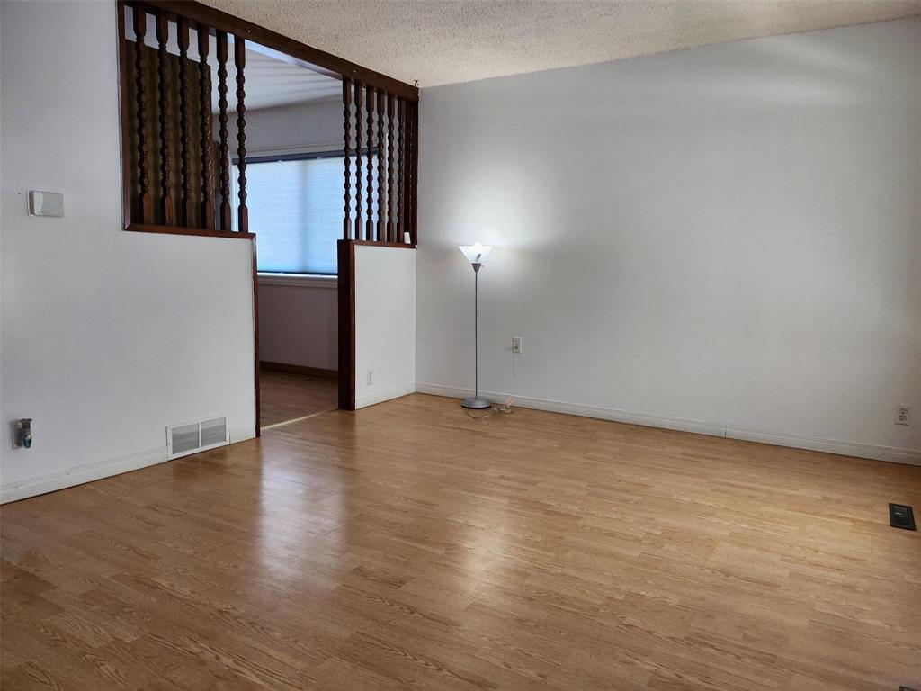 












707 Atlantic Avenue

,
Winnipeg,




Manitoba
R2W0S6

