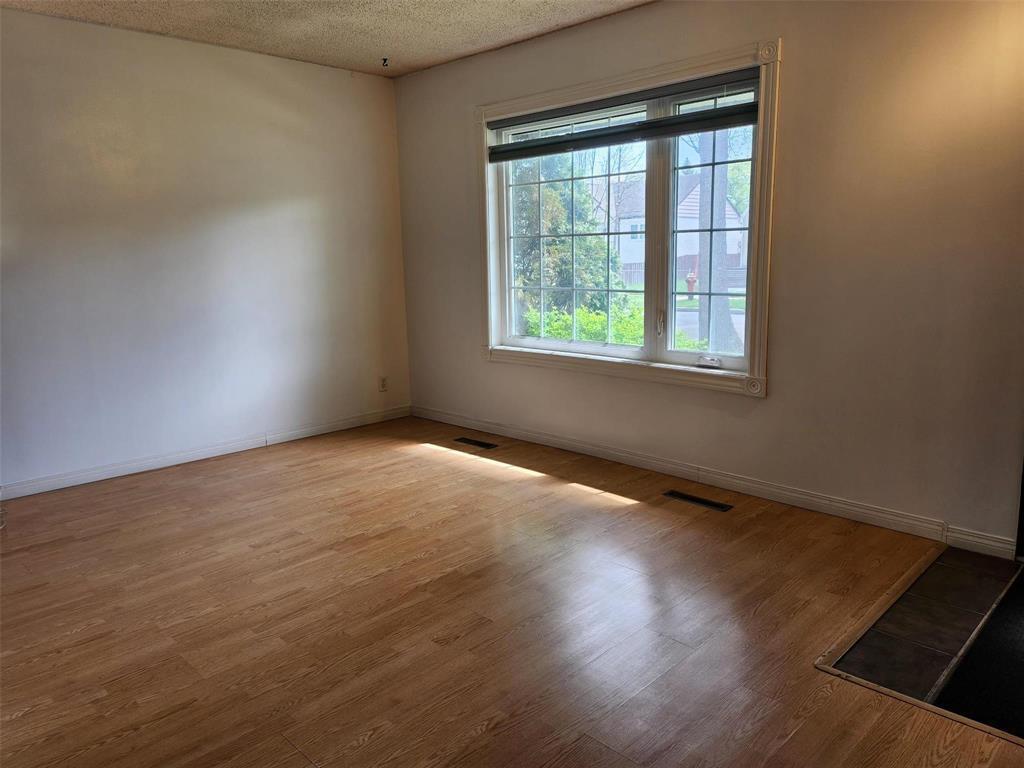 












707 Atlantic Avenue

,
Winnipeg,




Manitoba
R2W0S6

