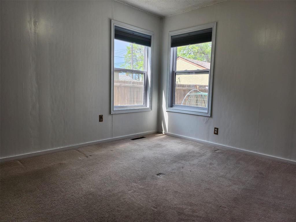 












707 Atlantic Avenue

,
Winnipeg,




Manitoba
R2W0S6

