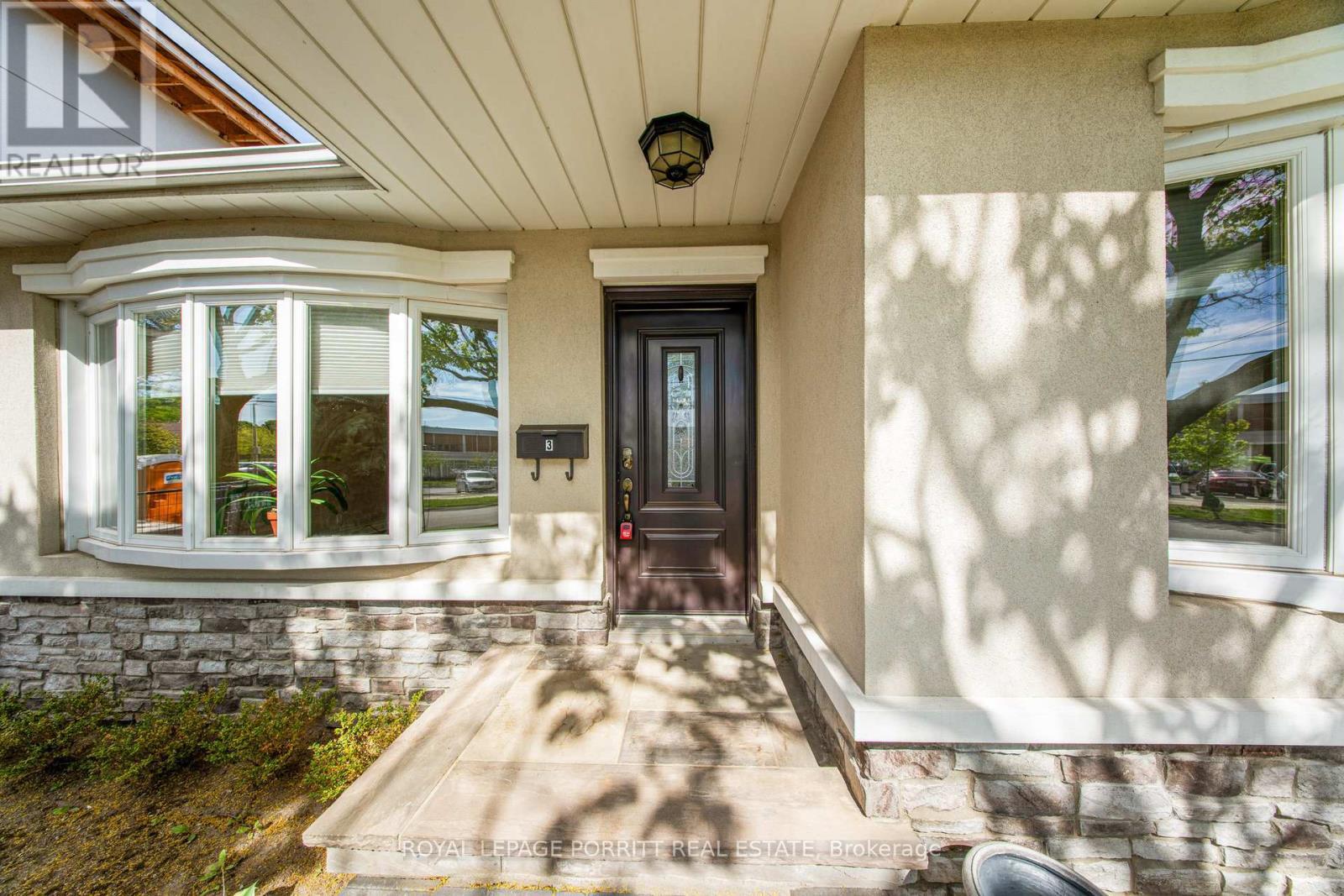 












3 ORIANNA DRIVE

,
Toronto,




Ontario
M8W4M8

