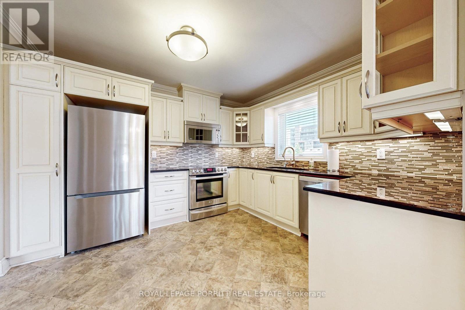 












3 ORIANNA DRIVE

,
Toronto,




Ontario
M8W4M8

