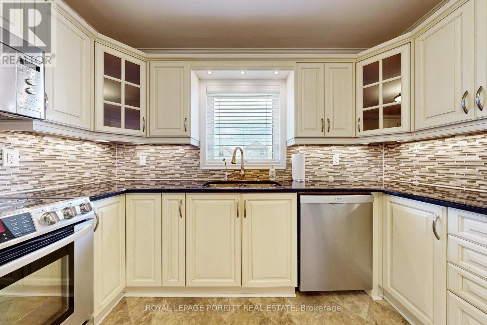 












3 ORIANNA DRIVE

,
Toronto,




Ontario
M8W4M8

