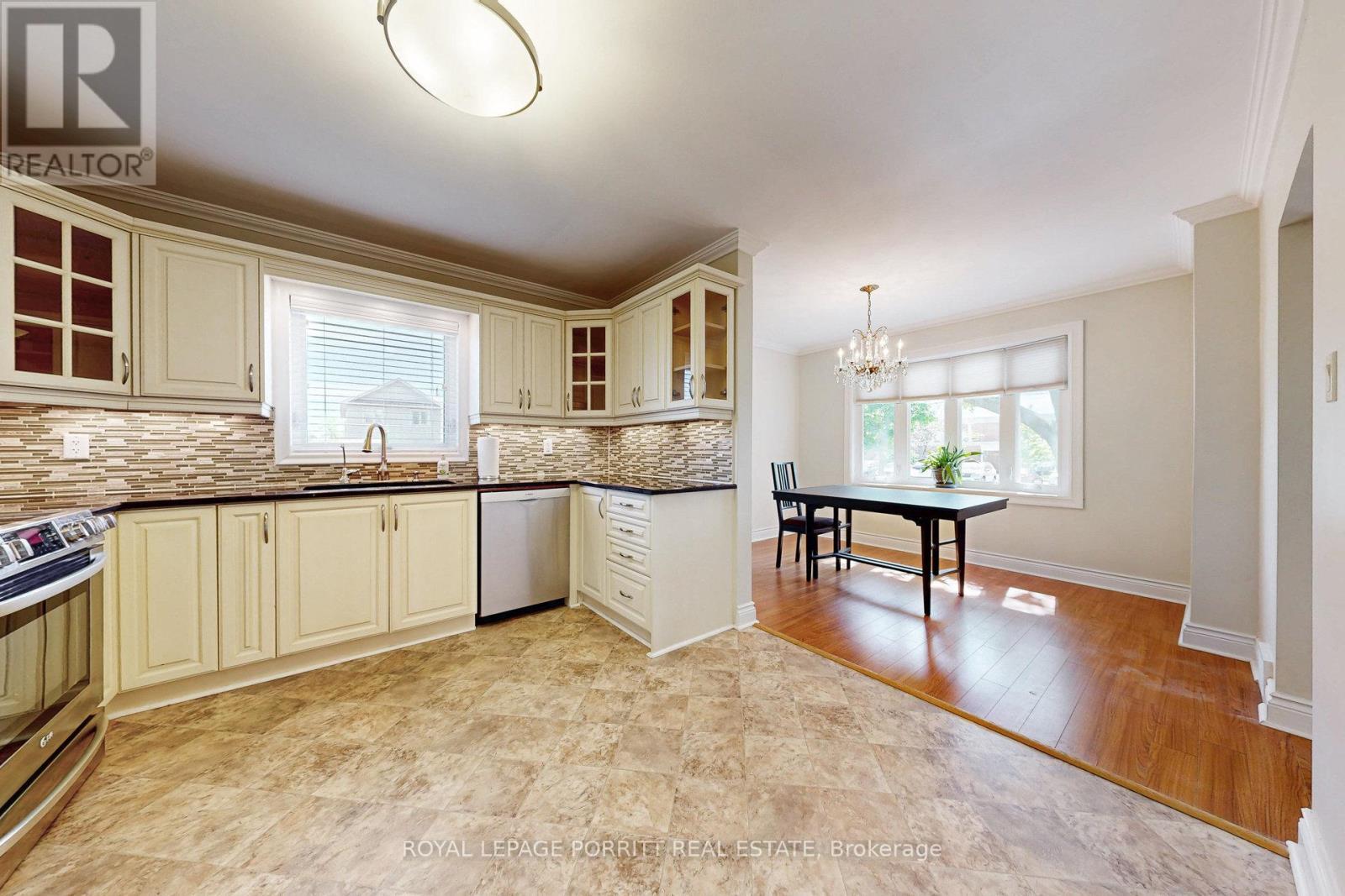












3 ORIANNA DRIVE

,
Toronto,




Ontario
M8W4M8

