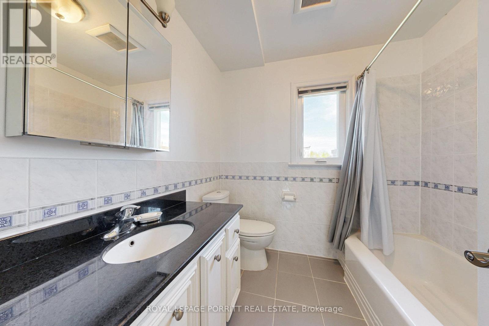 












3 ORIANNA DRIVE

,
Toronto,




Ontario
M8W4M8

