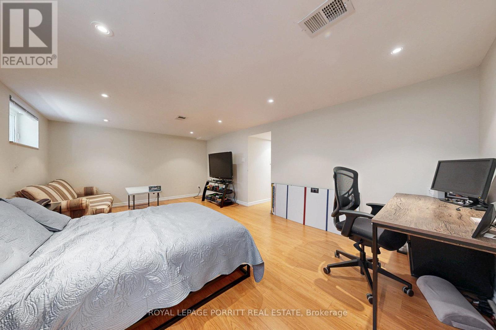 












3 ORIANNA DRIVE

,
Toronto,




Ontario
M8W4M8


