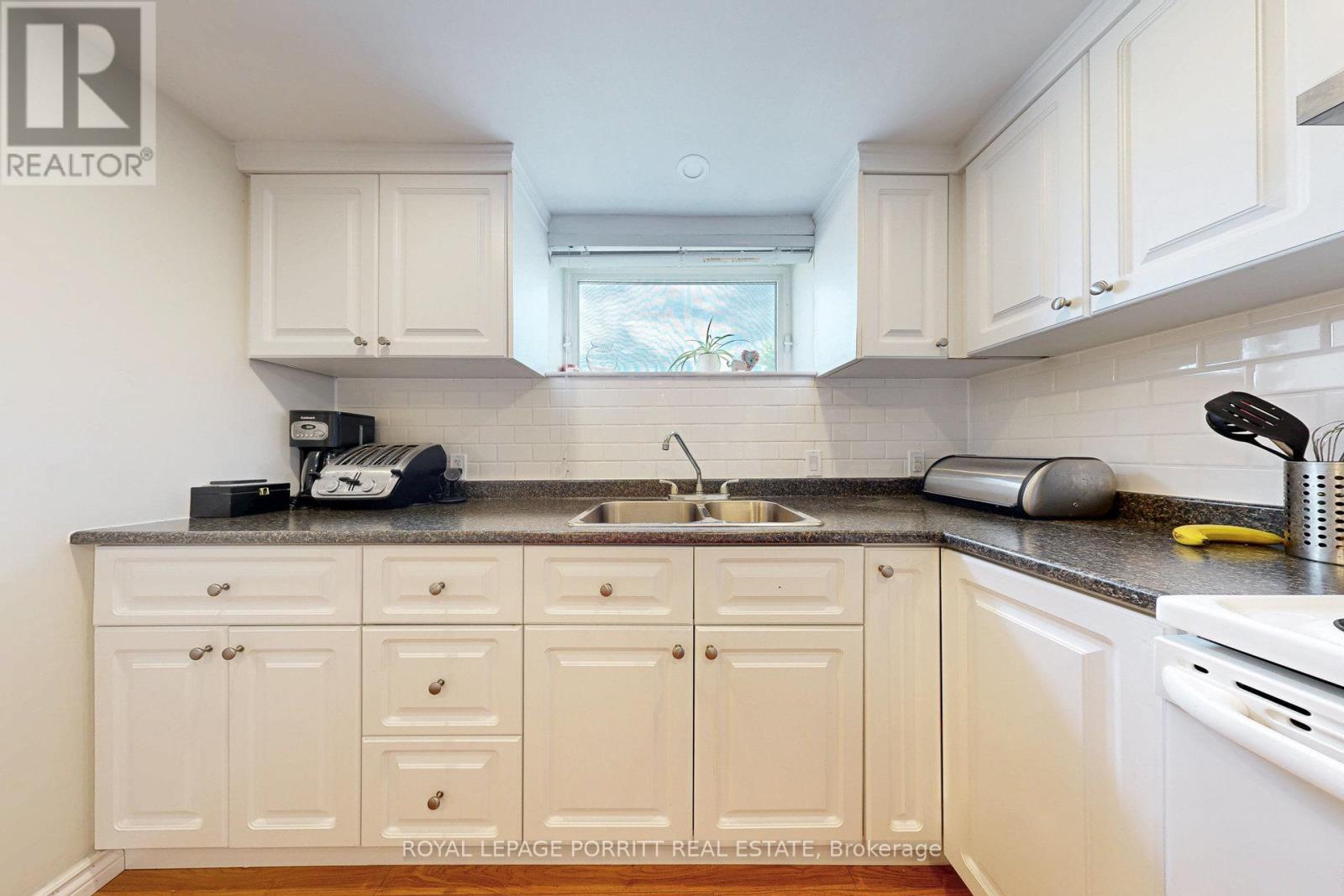 












3 ORIANNA DRIVE

,
Toronto,




Ontario
M8W4M8

