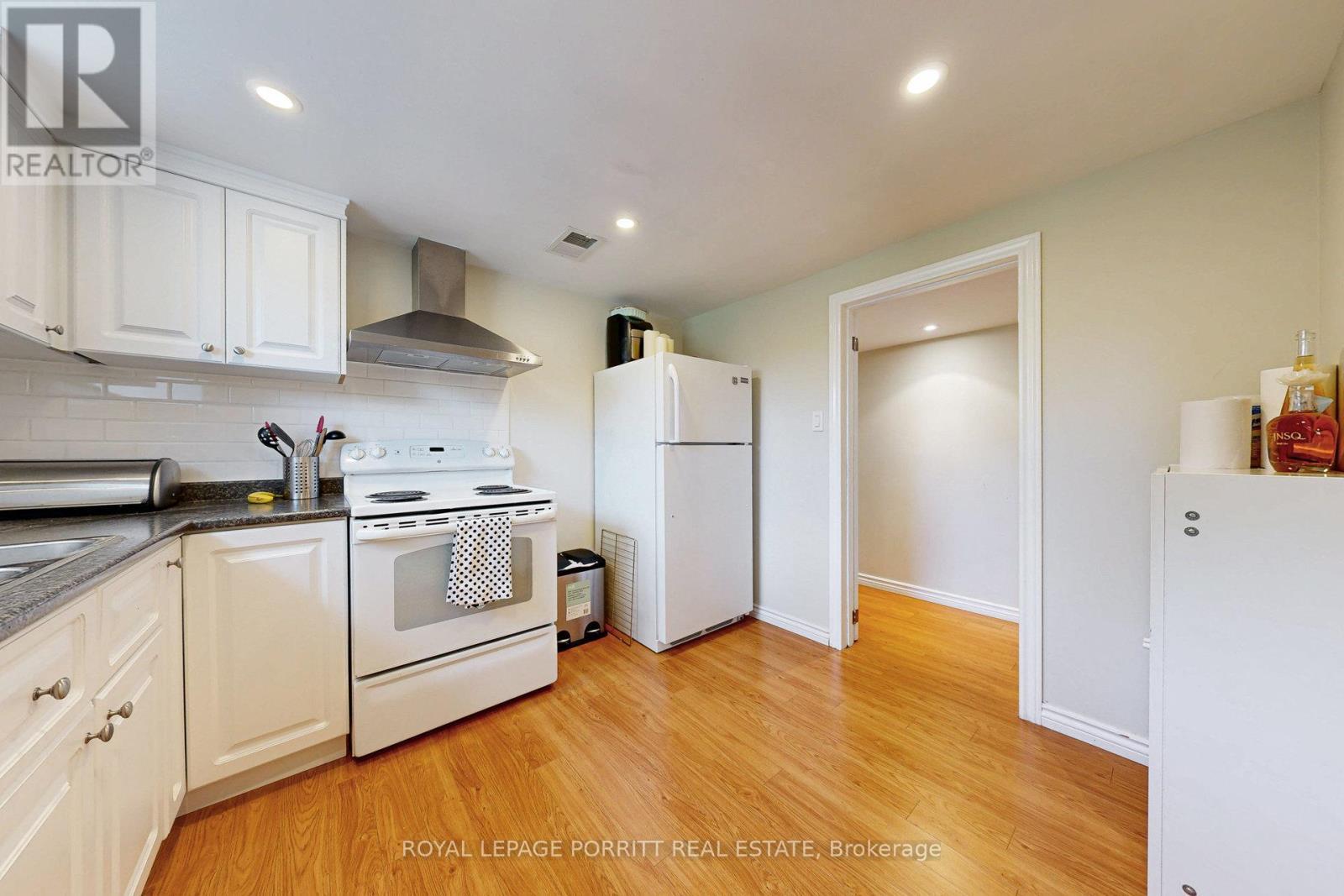 












3 ORIANNA DRIVE

,
Toronto,




Ontario
M8W4M8

