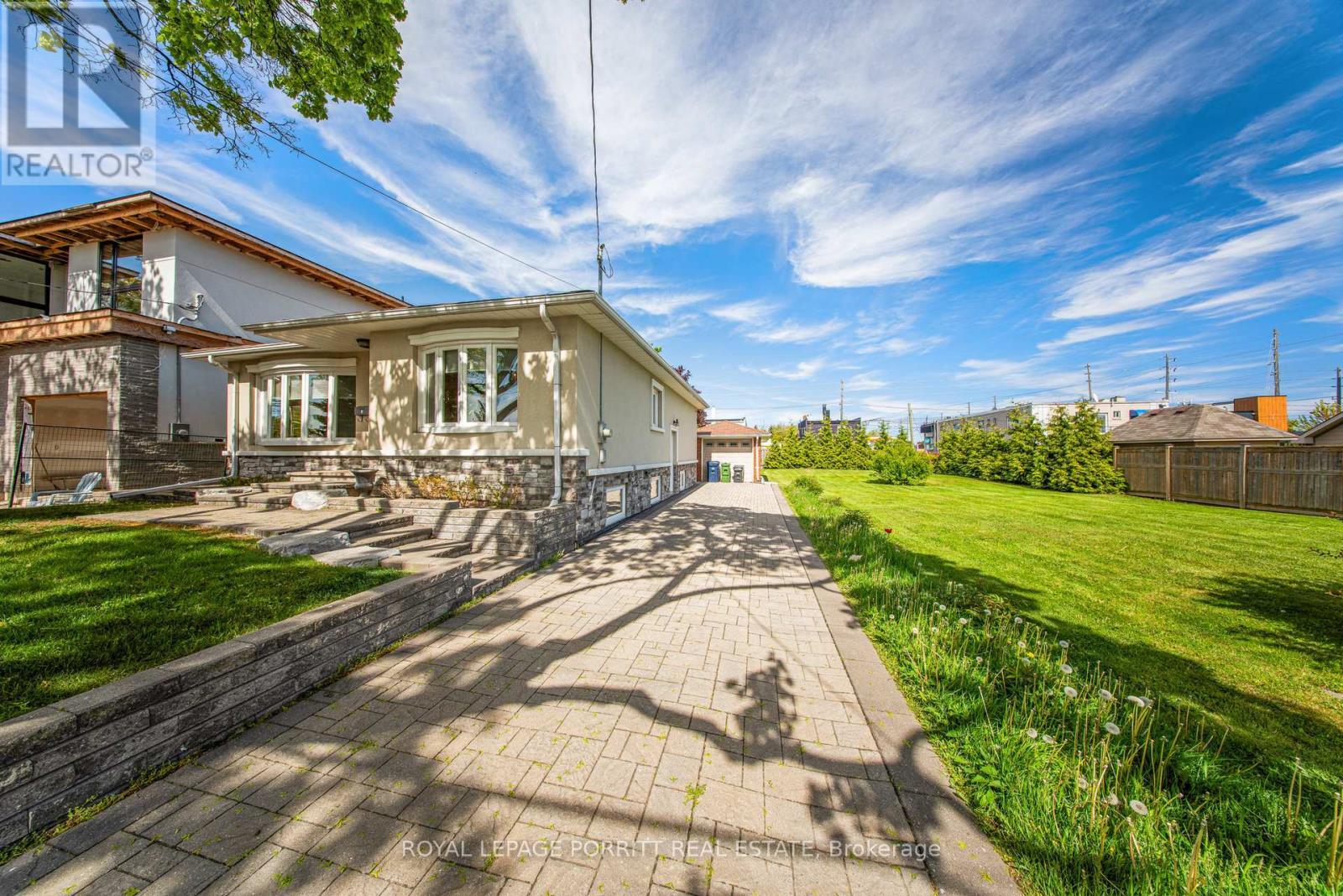 












3 ORIANNA DRIVE

,
Toronto,




Ontario
M8W4M8

