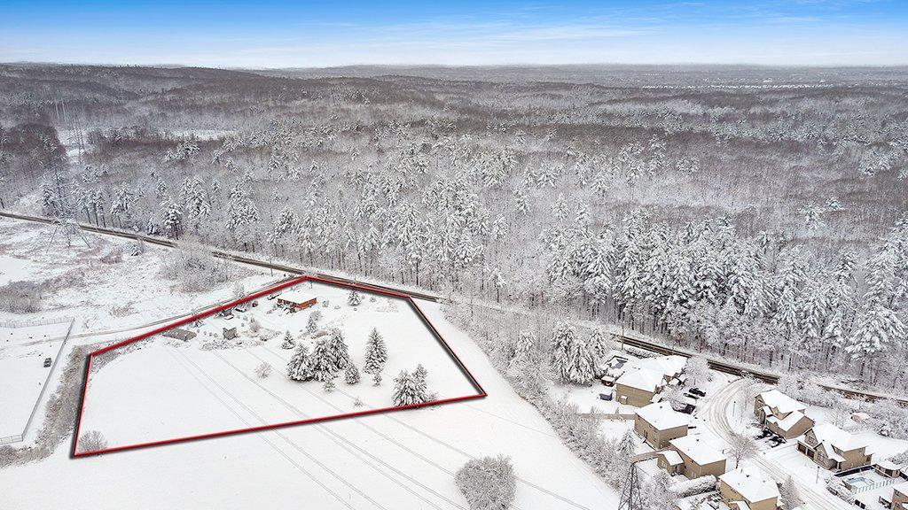 









975


Ch. de la Montagne

,
Gatineau (Aylmer),







QC
J9J3R9

