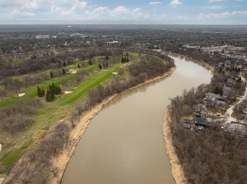 












102 5429 Roblin Boulevard

,
Winnipeg,




Manitoba
R3R4A4

