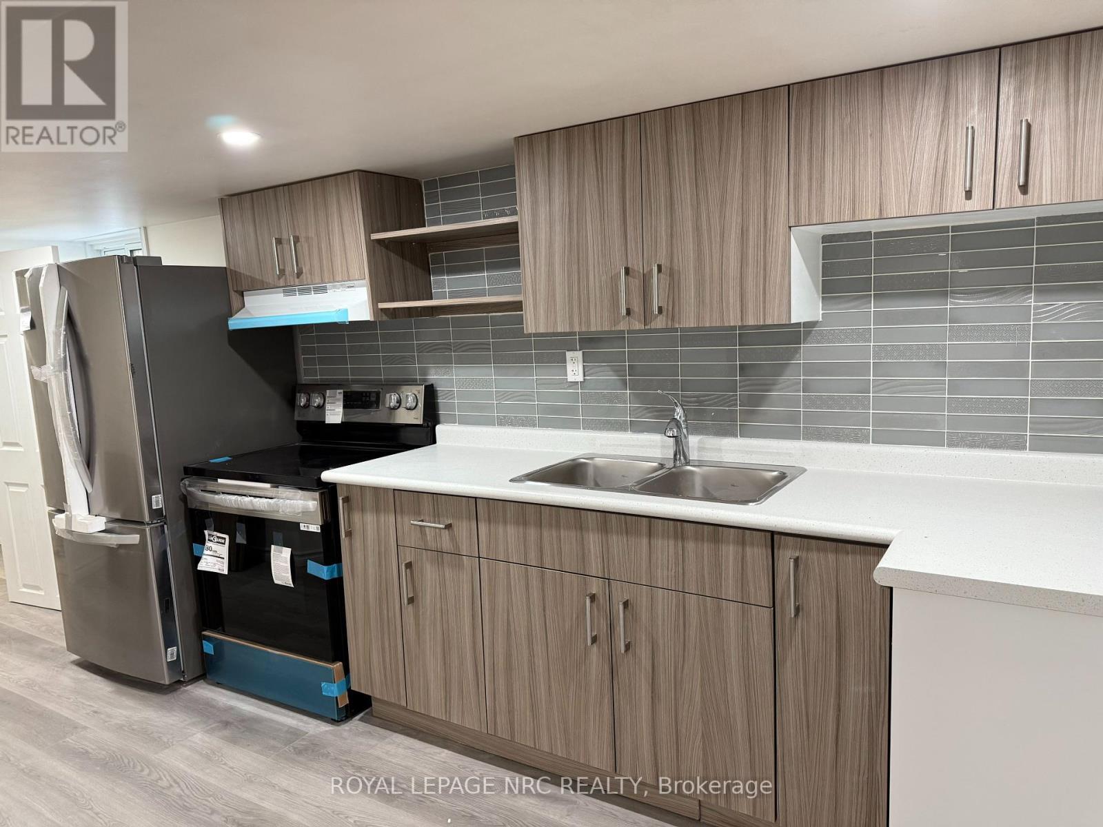 












6328 KER STREET

,
Niagara Falls (Dorchester),




Ontario
L2G1X8

