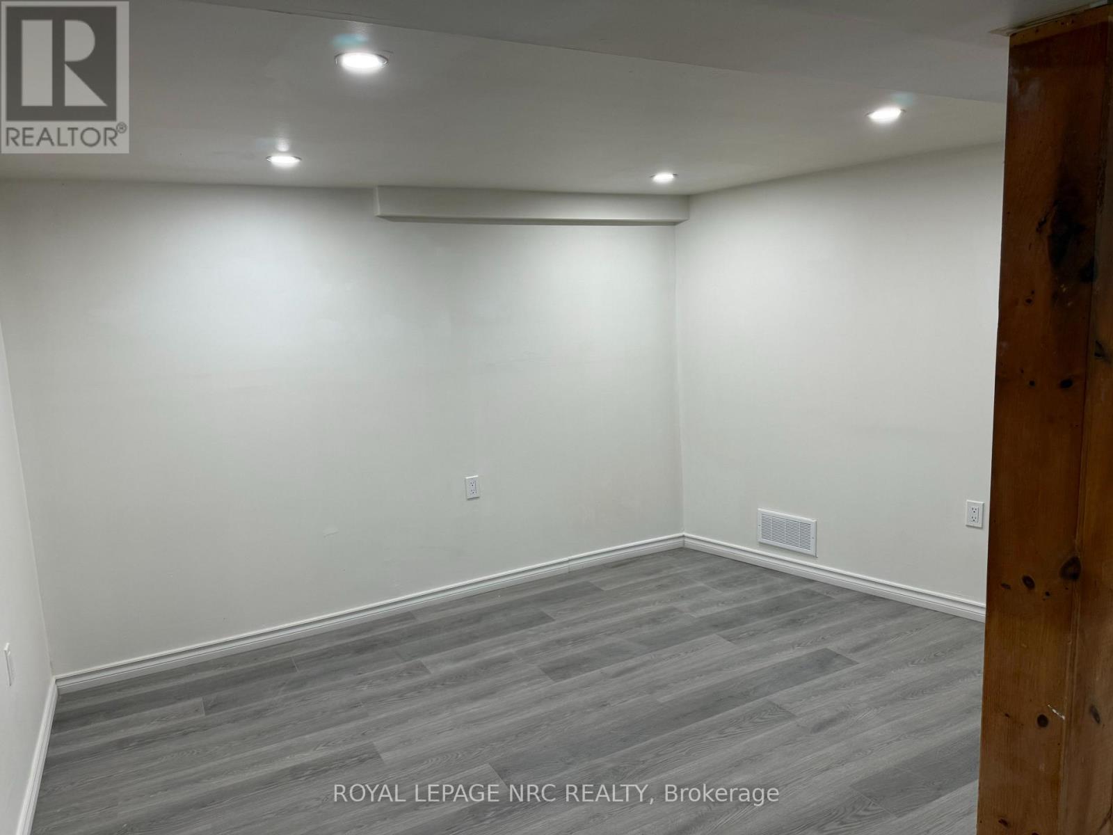 












6328 KER STREET

,
Niagara Falls (Dorchester),




Ontario
L2G1X8

