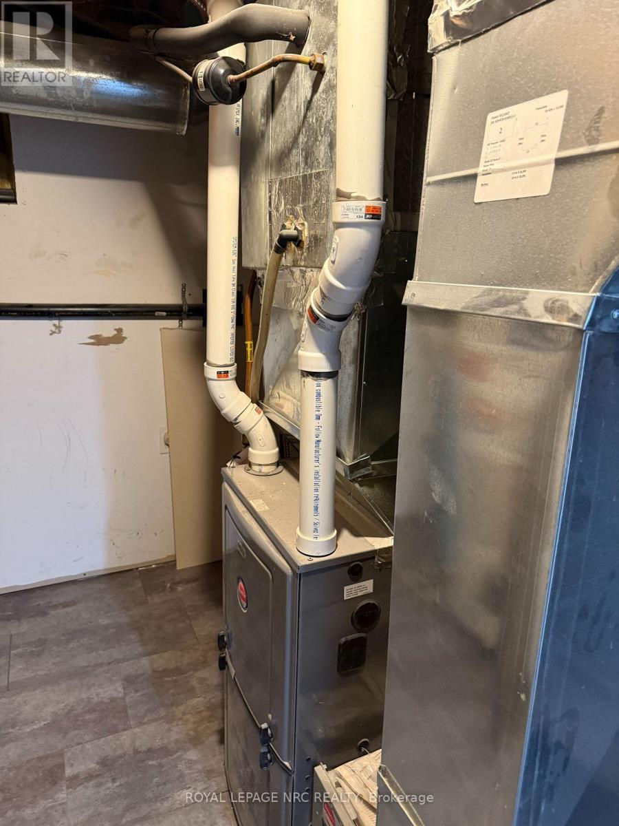 












6328 KER STREET

,
Niagara Falls (Dorchester),




Ontario
L2G1X8

