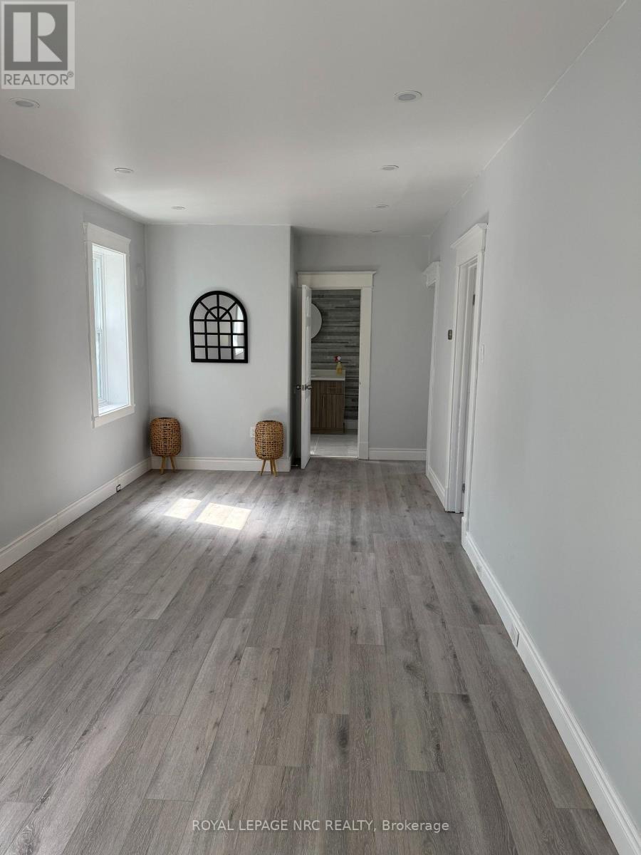 












6328 KER STREET

,
Niagara Falls (Dorchester),




Ontario
L2G1X8


