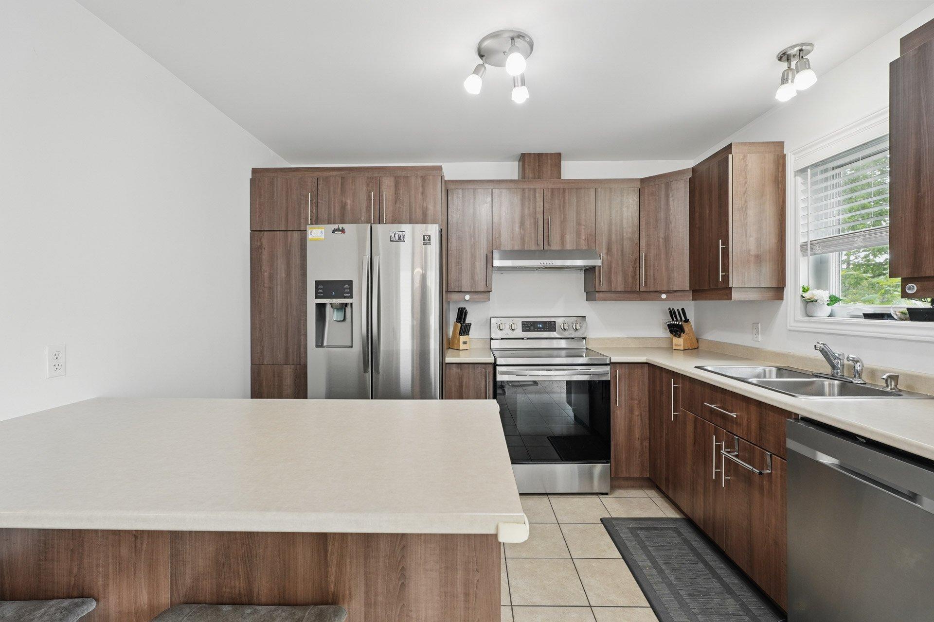 









126


Rue Marcelle-Ferron

,
Gatineau (Gatineau),




QC
J8P0H3

