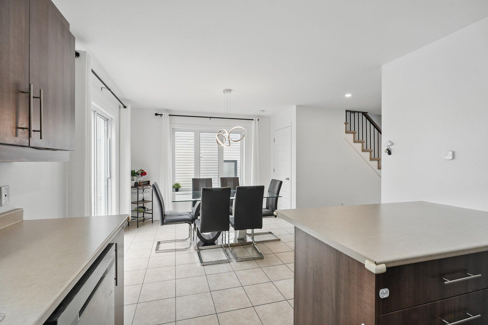 









126


Rue Marcelle-Ferron

,
Gatineau (Gatineau),




QC
J8P0H3

