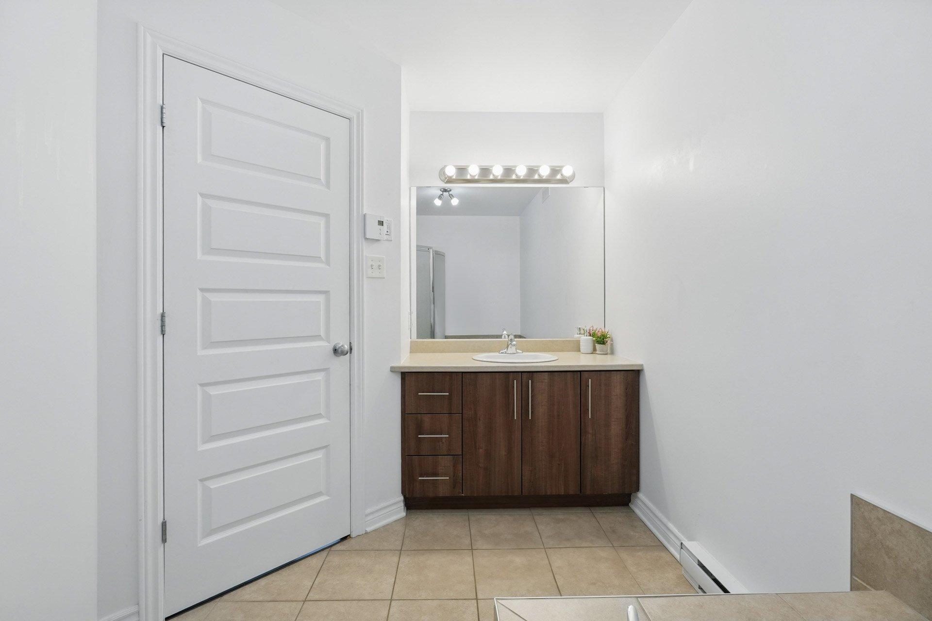 









126


Rue Marcelle-Ferron

,
Gatineau (Gatineau),




QC
J8P0H3

