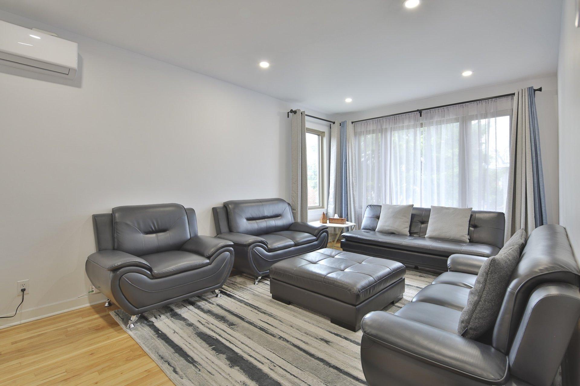 









9340


Rue de Brome

,
Montréal (LaSalle),




QC
H8R2H5

