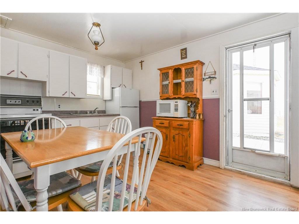 









38


Forbes

LANE,
Pointe-Alexandre,




NB
E8T 1H9

