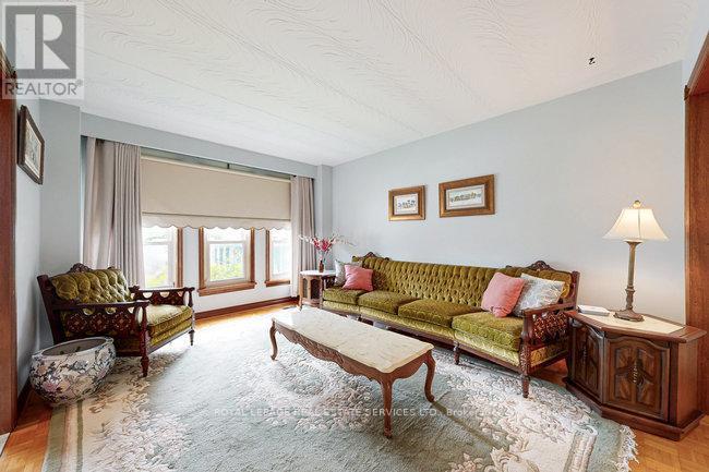 












2946 WESTON ROAD

,
Toronto,




Ontario
M9M2S7


