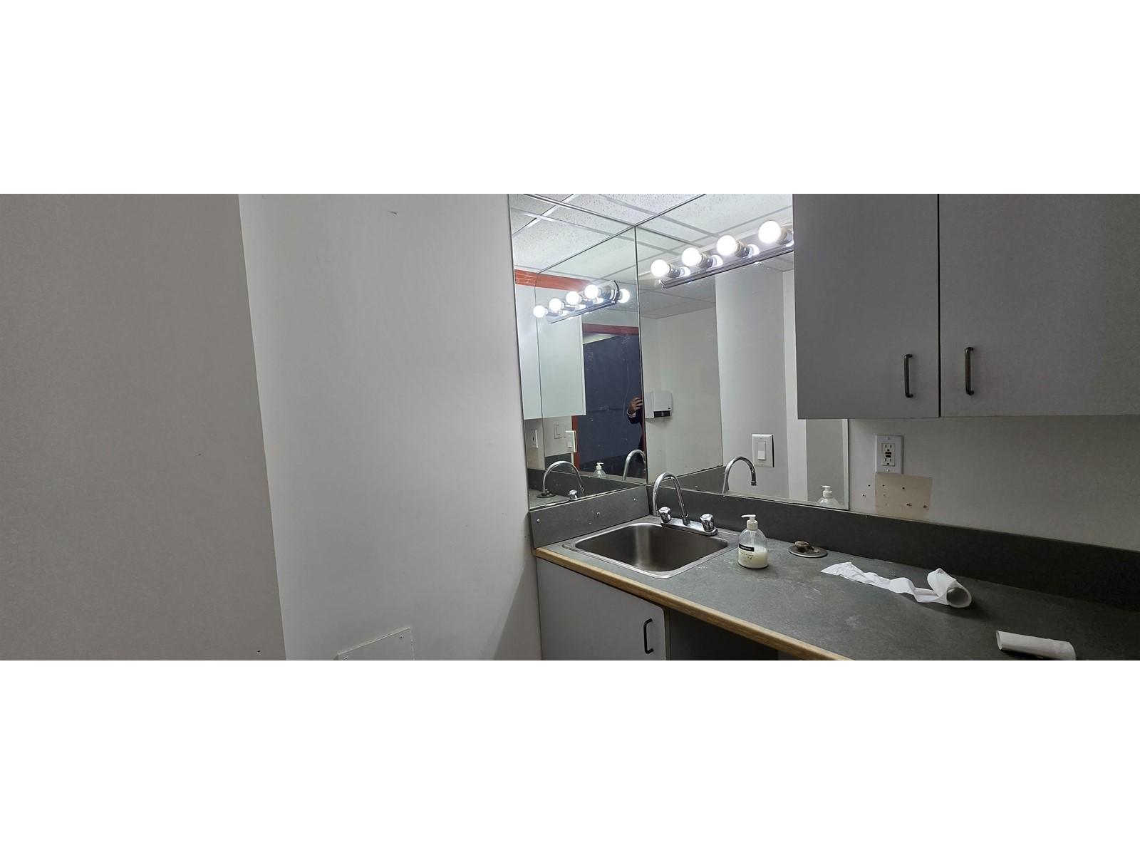 












12983 80 AVENUE

,
Surrey,




British Columbia
V3W3B1


