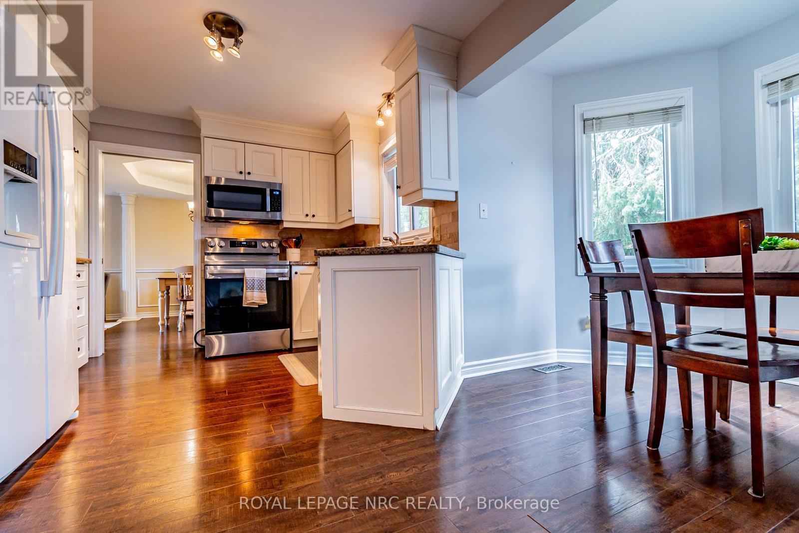 












2675 MOUNTAINCREST AVENUE

,
Niagara Falls (Church's Lane),




Ontario
L2J4H8

