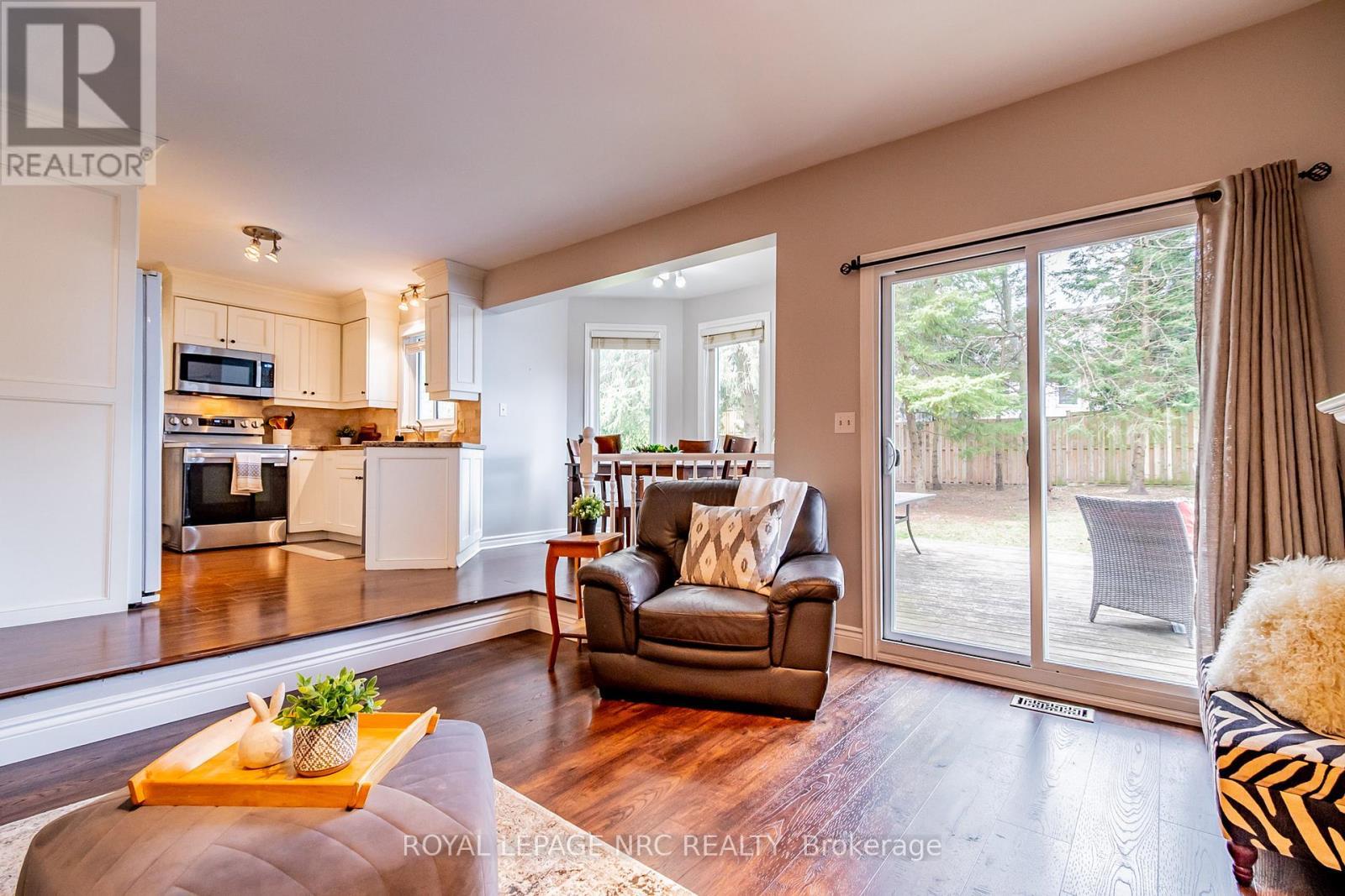 












2675 MOUNTAINCREST AVENUE

,
Niagara Falls (Church's Lane),




Ontario
L2J4H8

