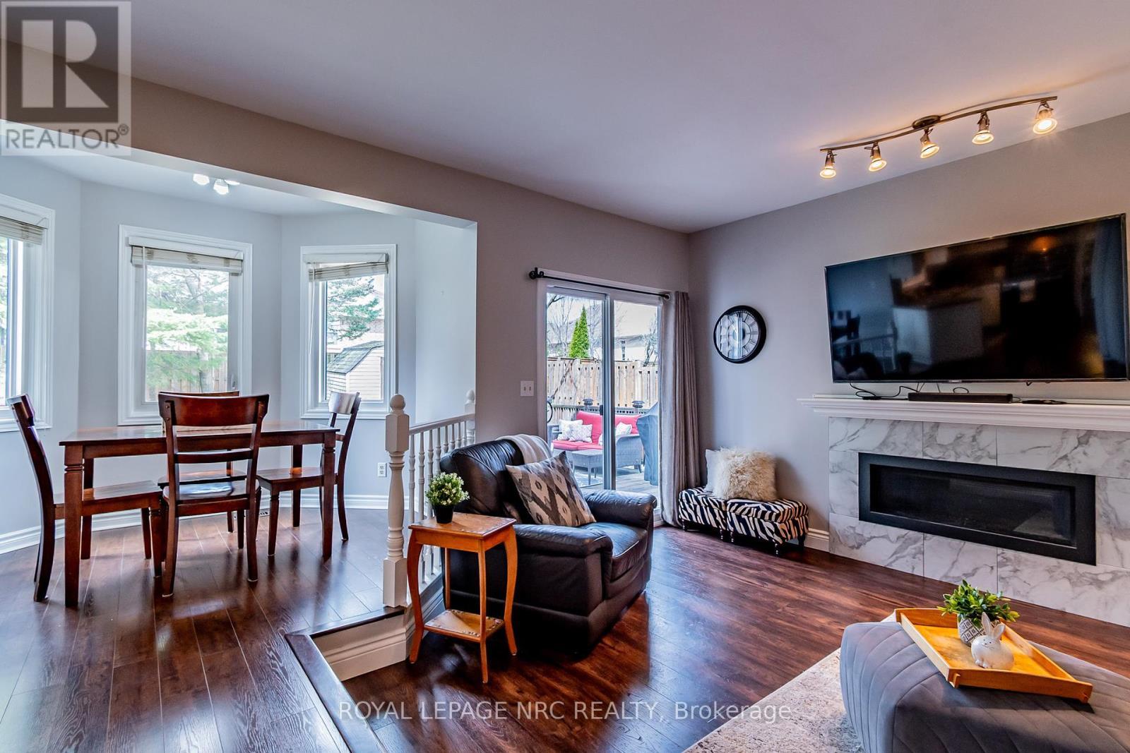 












2675 MOUNTAINCREST AVENUE

,
Niagara Falls (Church's Lane),




Ontario
L2J4H8

