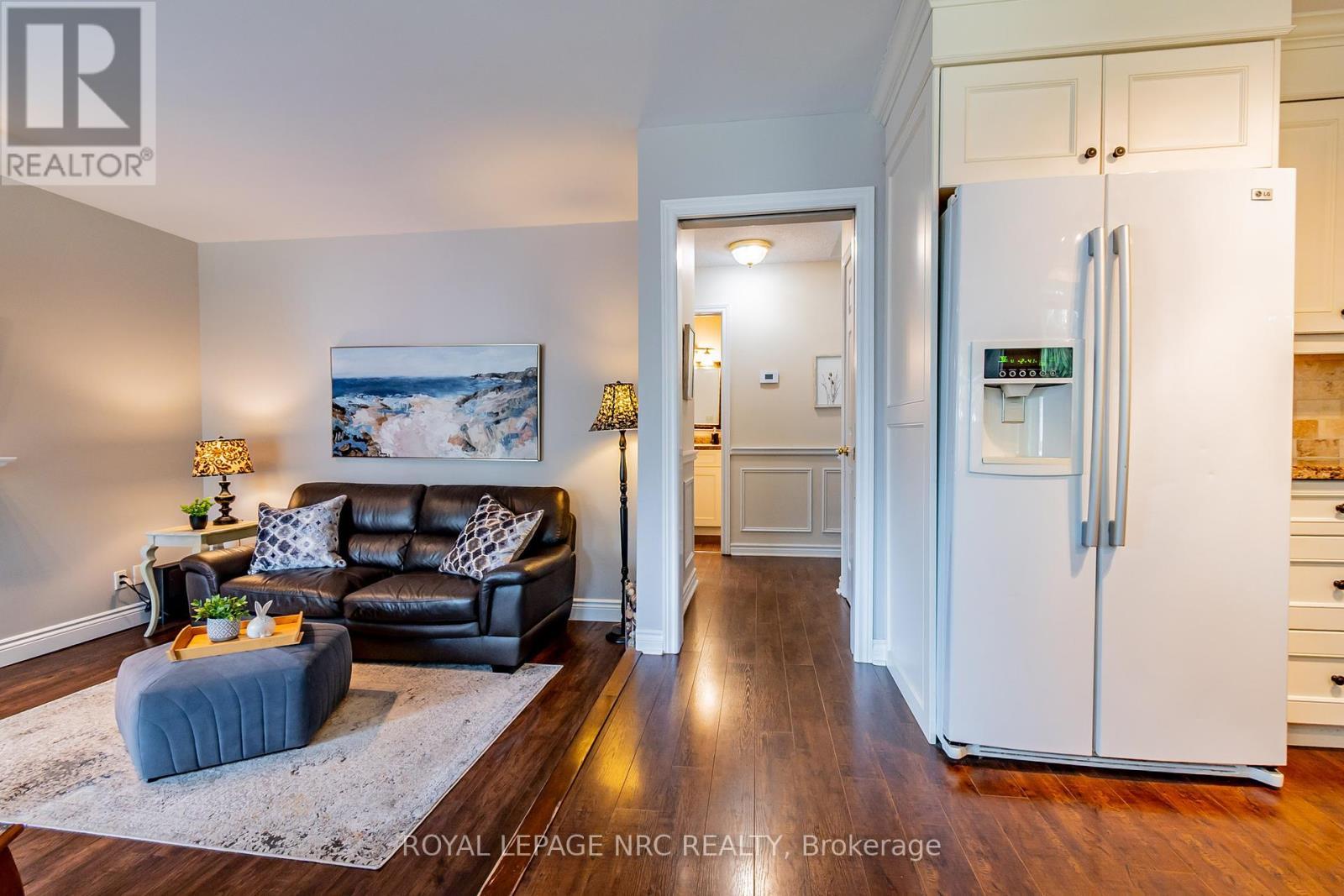 












2675 MOUNTAINCREST AVENUE

,
Niagara Falls (Church's Lane),




Ontario
L2J4H8

