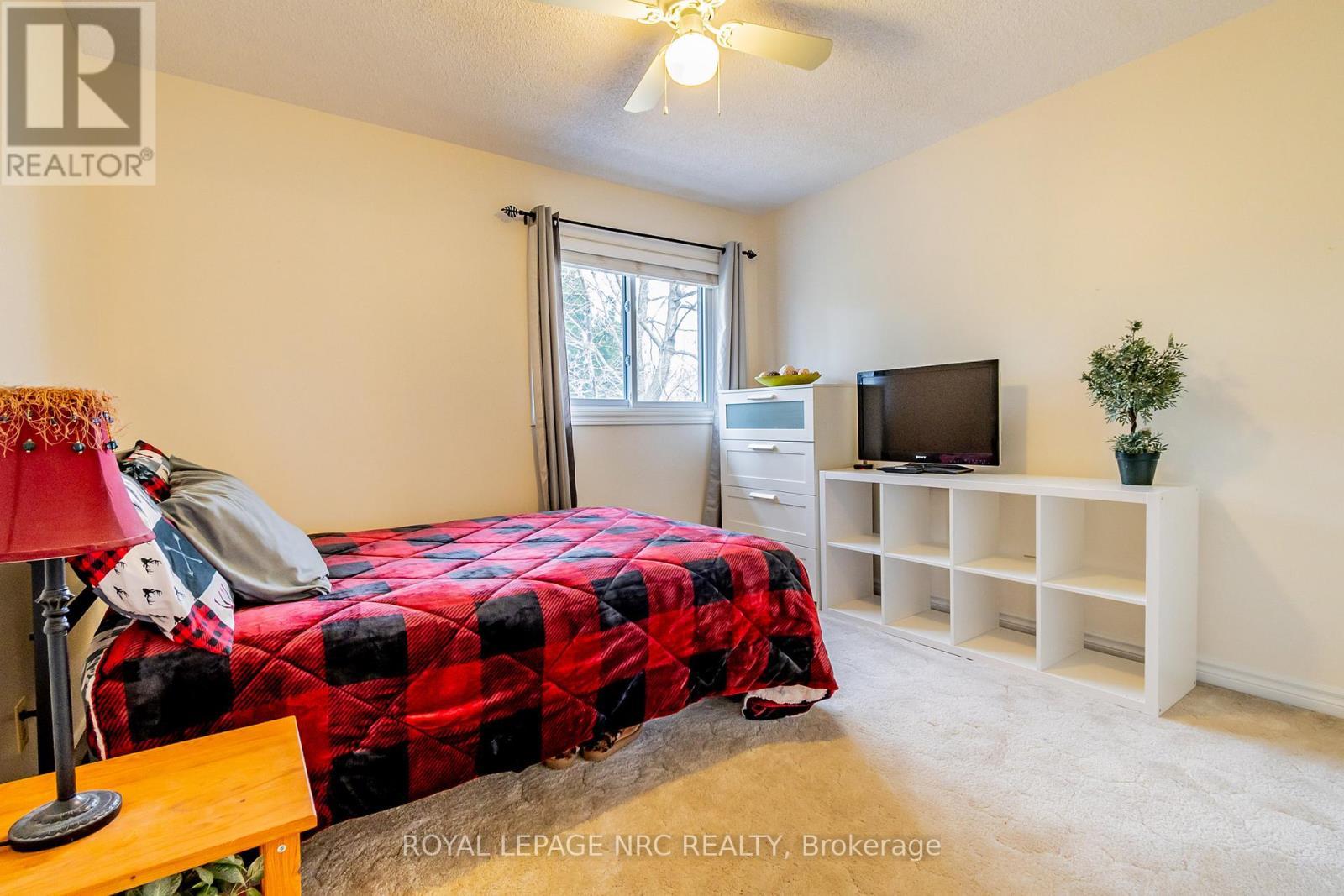 












2675 MOUNTAINCREST AVENUE

,
Niagara Falls (Church's Lane),




Ontario
L2J4H8

