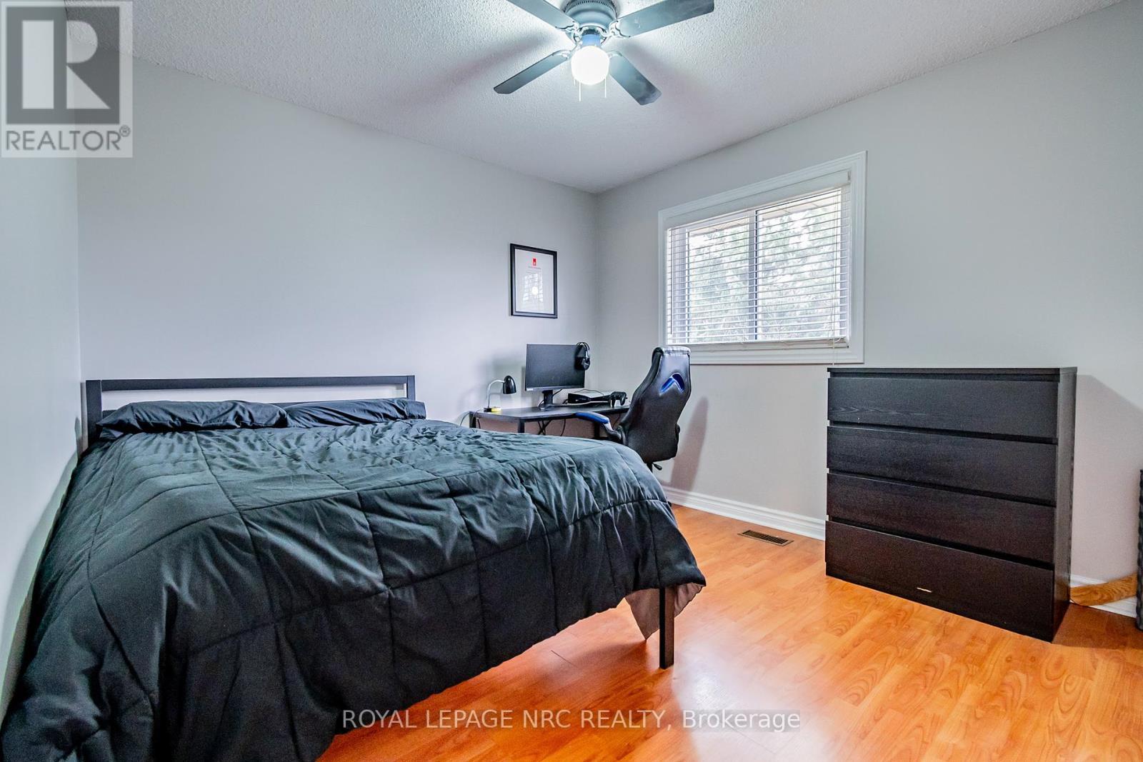 












2675 MOUNTAINCREST AVENUE

,
Niagara Falls (Church's Lane),




Ontario
L2J4H8

