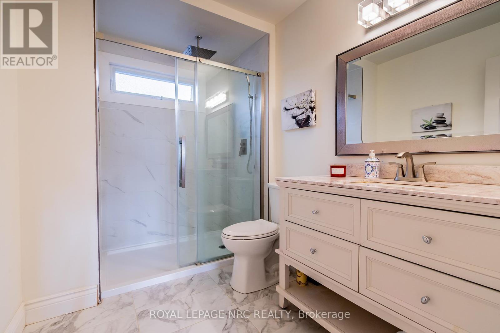 












2675 MOUNTAINCREST AVENUE

,
Niagara Falls (Church's Lane),




Ontario
L2J4H8

