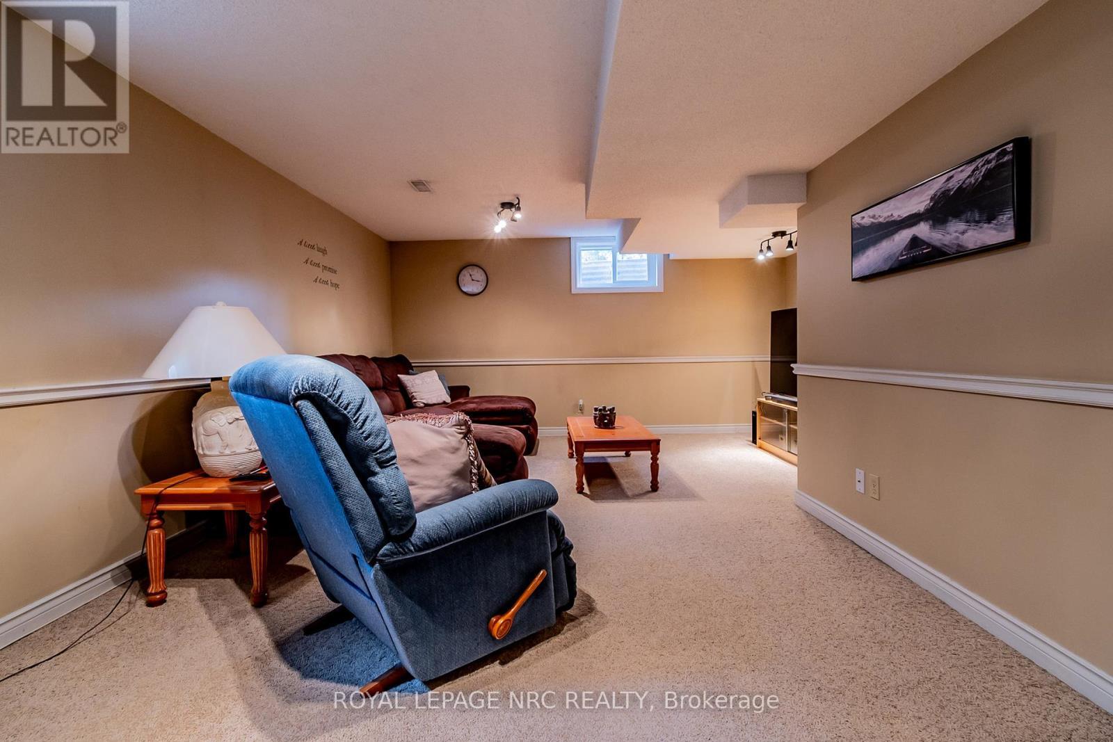 












2675 MOUNTAINCREST AVENUE

,
Niagara Falls (Church's Lane),




Ontario
L2J4H8

