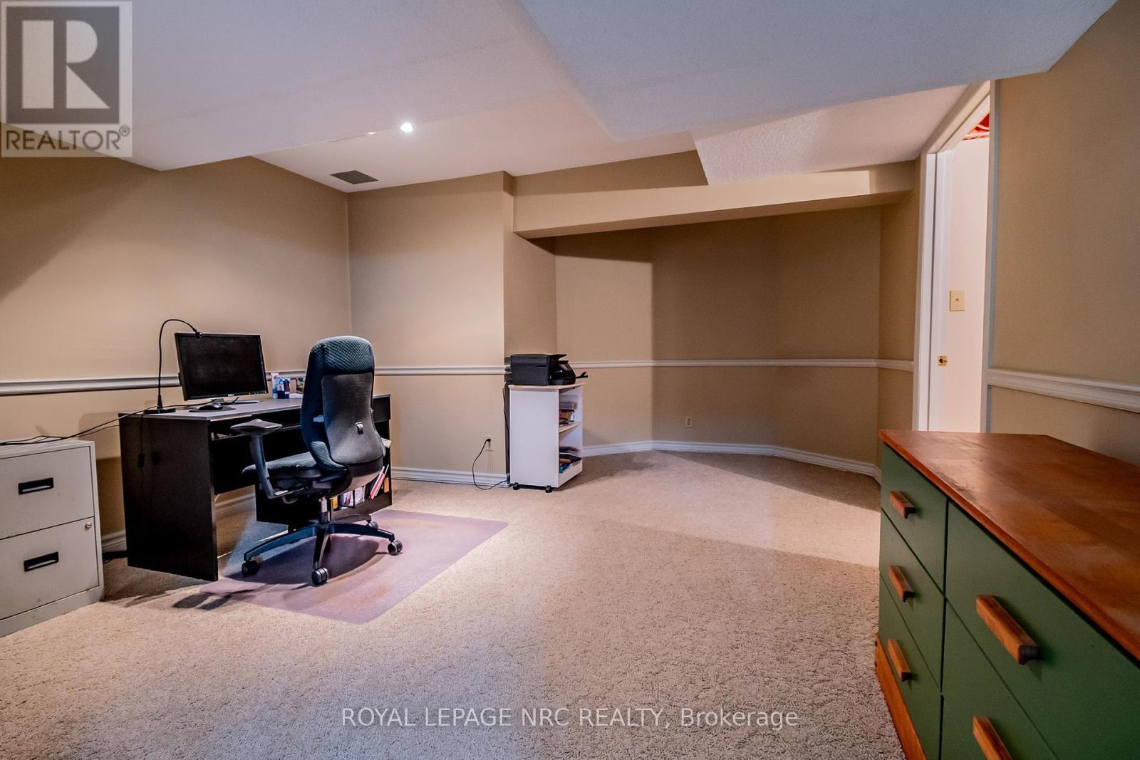 












2675 MOUNTAINCREST AVENUE

,
Niagara Falls (Church's Lane),




Ontario
L2J4H8

