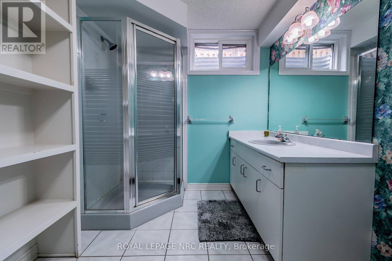 












2675 MOUNTAINCREST AVENUE

,
Niagara Falls (Church's Lane),




Ontario
L2J4H8

