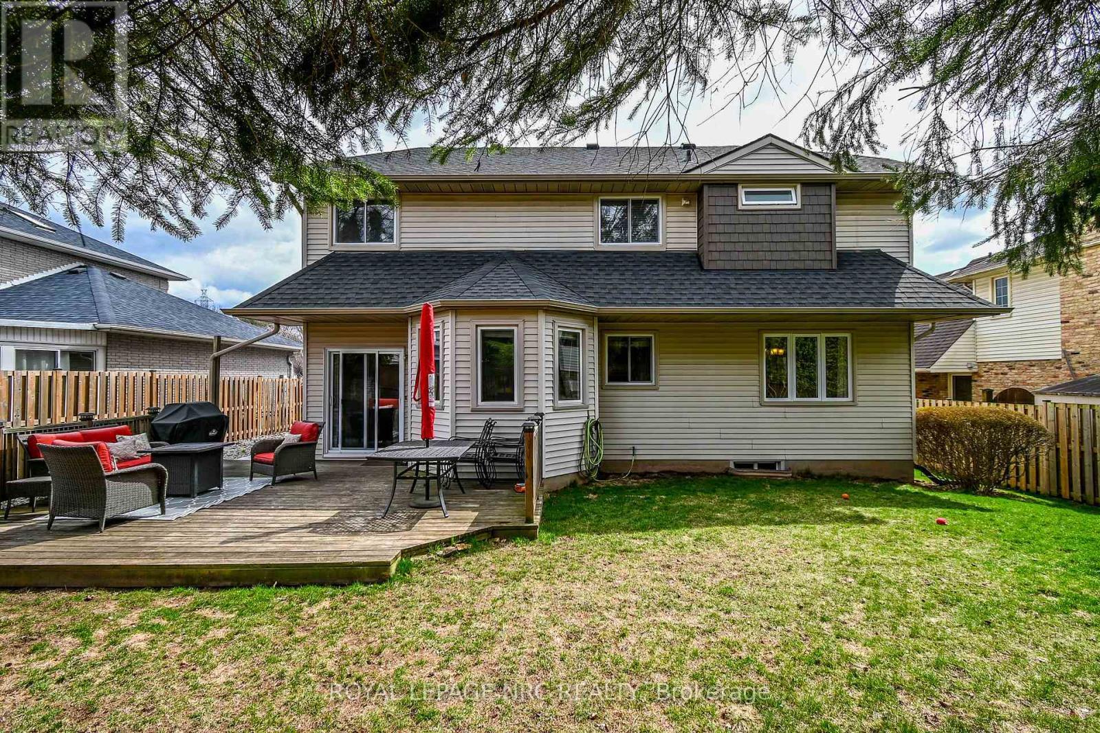 












2675 MOUNTAINCREST AVENUE

,
Niagara Falls (Church's Lane),




Ontario
L2J4H8


