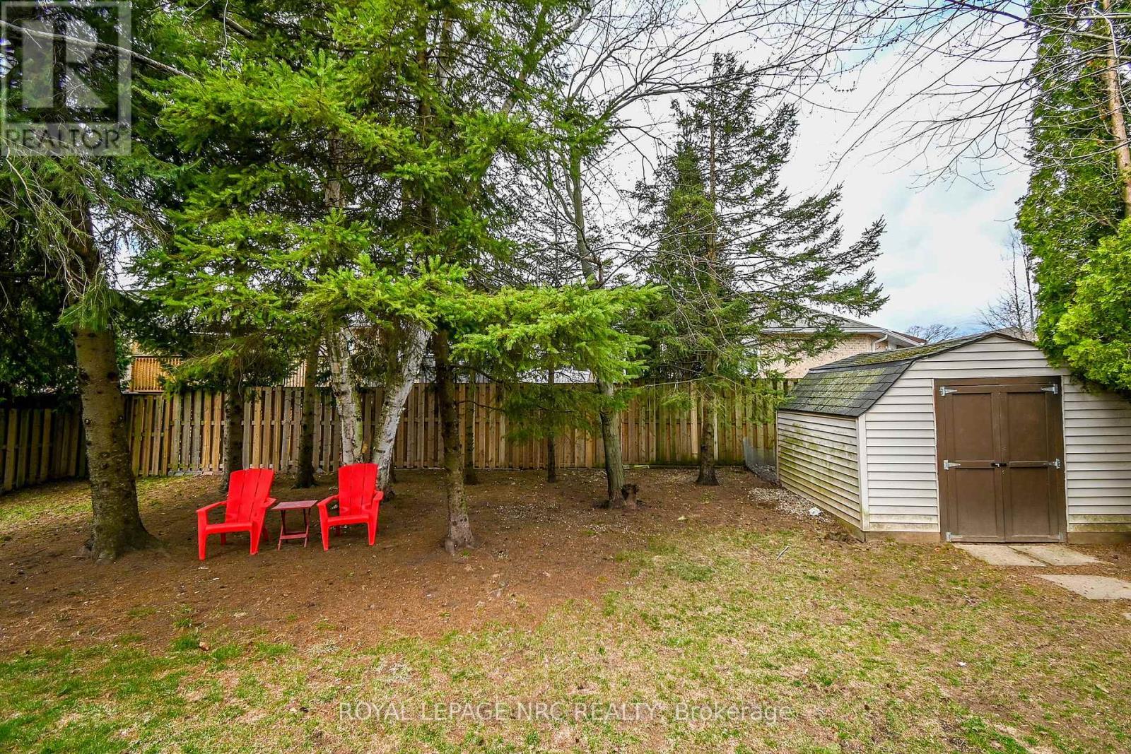 












2675 MOUNTAINCREST AVENUE

,
Niagara Falls (Church's Lane),




Ontario
L2J4H8

