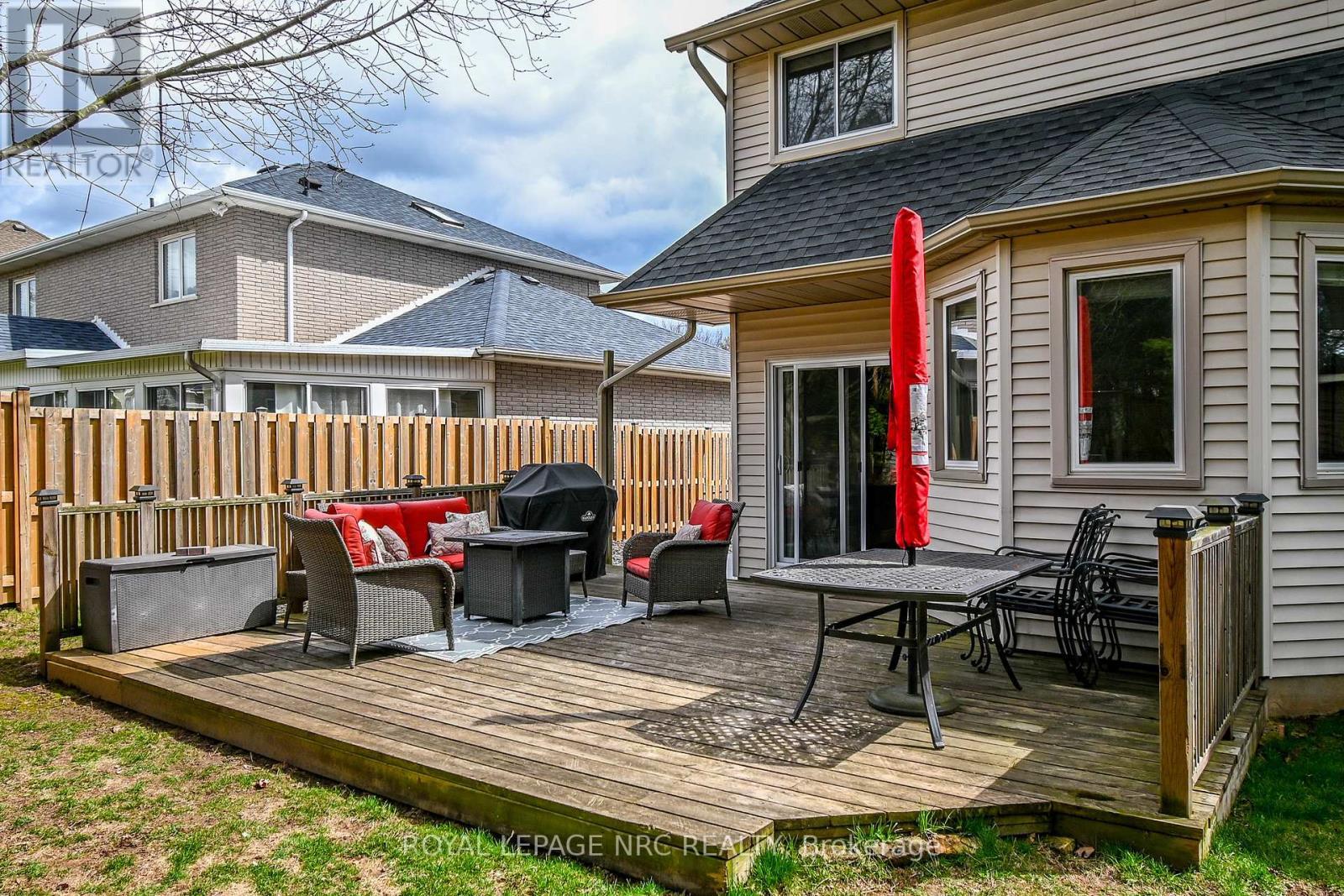 












2675 MOUNTAINCREST AVENUE

,
Niagara Falls (Church's Lane),




Ontario
L2J4H8

