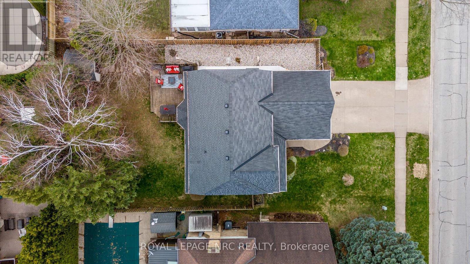 












2675 MOUNTAINCREST AVENUE

,
Niagara Falls (Church's Lane),




Ontario
L2J4H8

