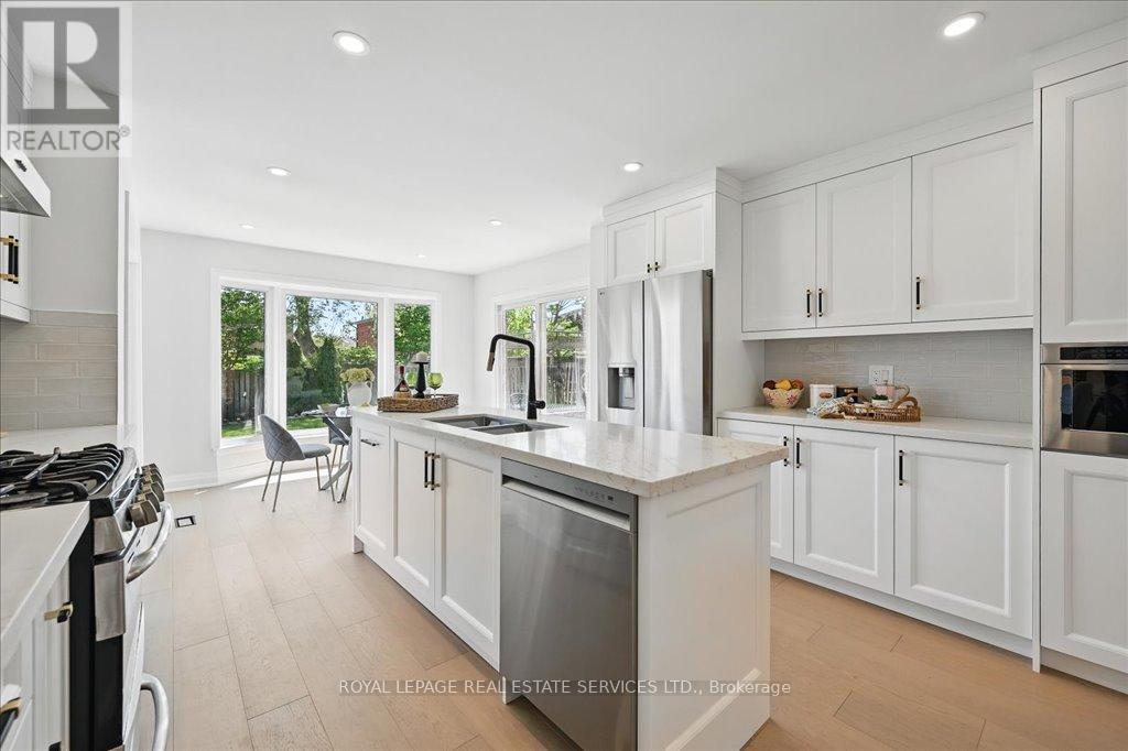 












1184 RUSHBROOKE DRIVE

,
Oakville,




Ontario
L6M1H7

