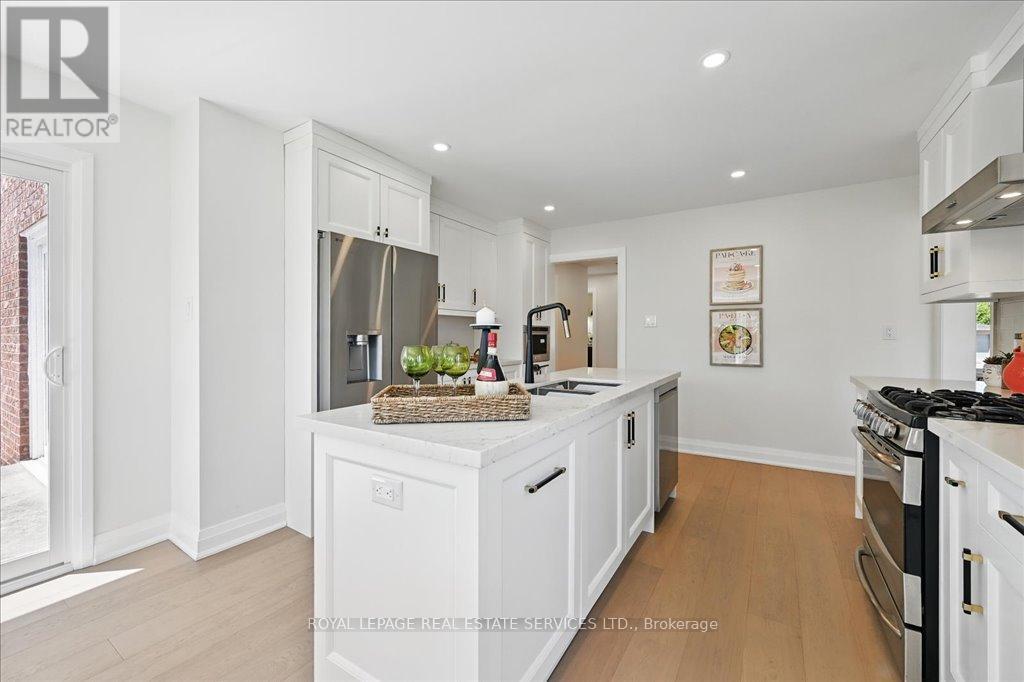 












1184 RUSHBROOKE DRIVE

,
Oakville,




Ontario
L6M1H7

