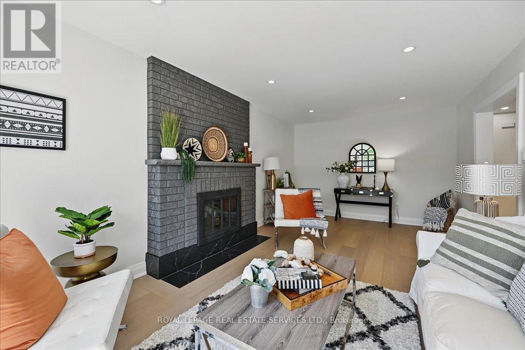 












1184 RUSHBROOKE DRIVE

,
Oakville,




Ontario
L6M1H7

