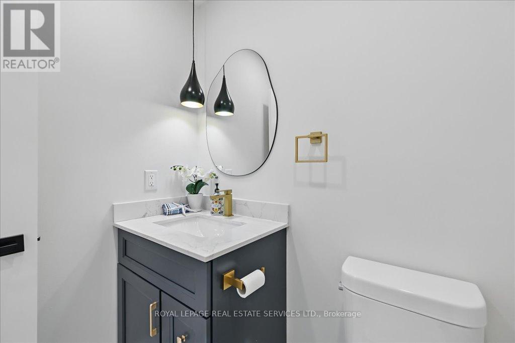 












1184 RUSHBROOKE DRIVE

,
Oakville,




Ontario
L6M1H7

