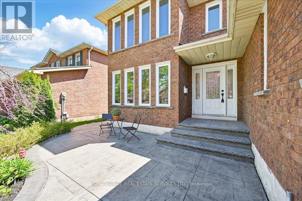 












1184 RUSHBROOKE DRIVE

,
Oakville,




Ontario
L6M1H7

