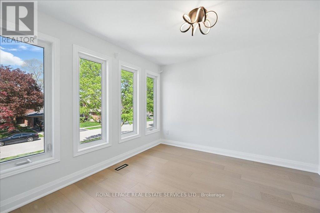 












1184 RUSHBROOKE DRIVE

,
Oakville,




Ontario
L6M1H7

